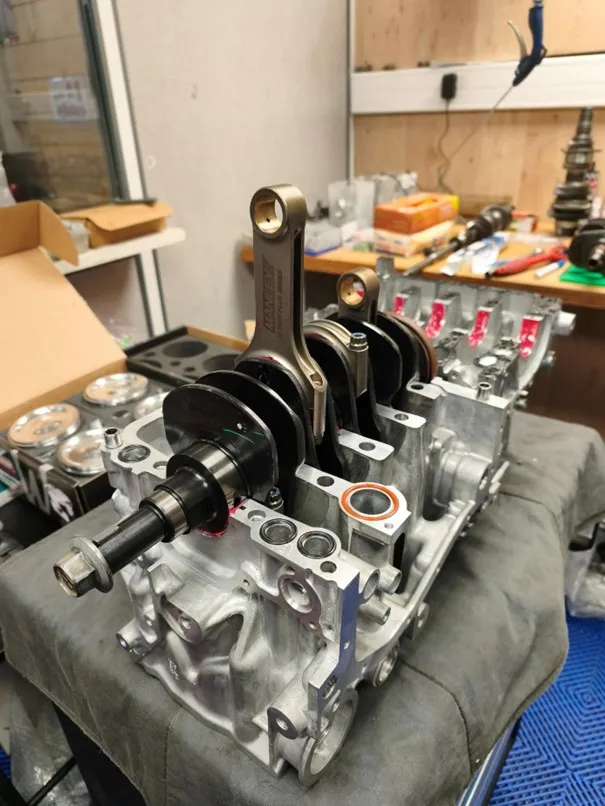 Bloc moteur Subaru ouvert, inspection atelier SB Motorsport